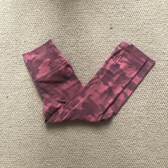Lululemon Camo Align High Rise Crop 21 - Picture 1 of 4